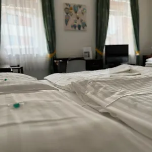 Hotel Omega